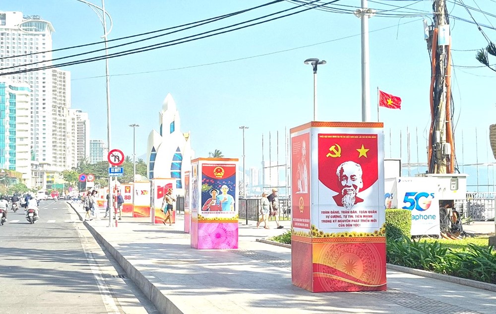 Khánh Hòa: Rực rỡ sắc cờ chào mừng Đại hội đại biểu toàn quốc lần thứ XIV của Đảng - ảnh 6