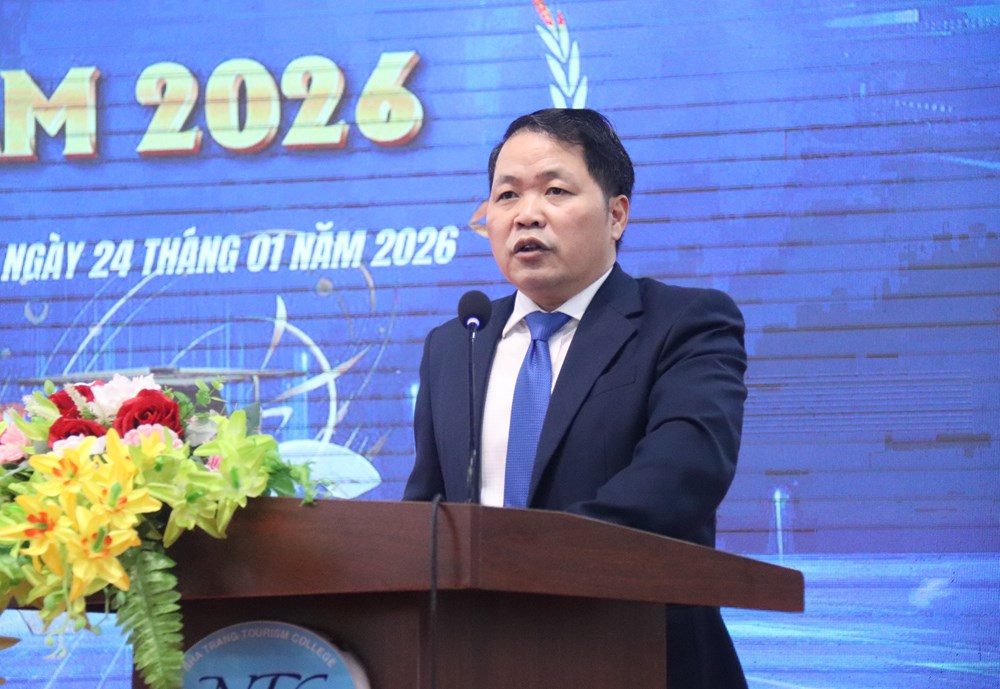 Trường Cao đẳng Du lịch Nha Trang trao bằng tốt nghiệp cho 500 sinh viên - ảnh 2