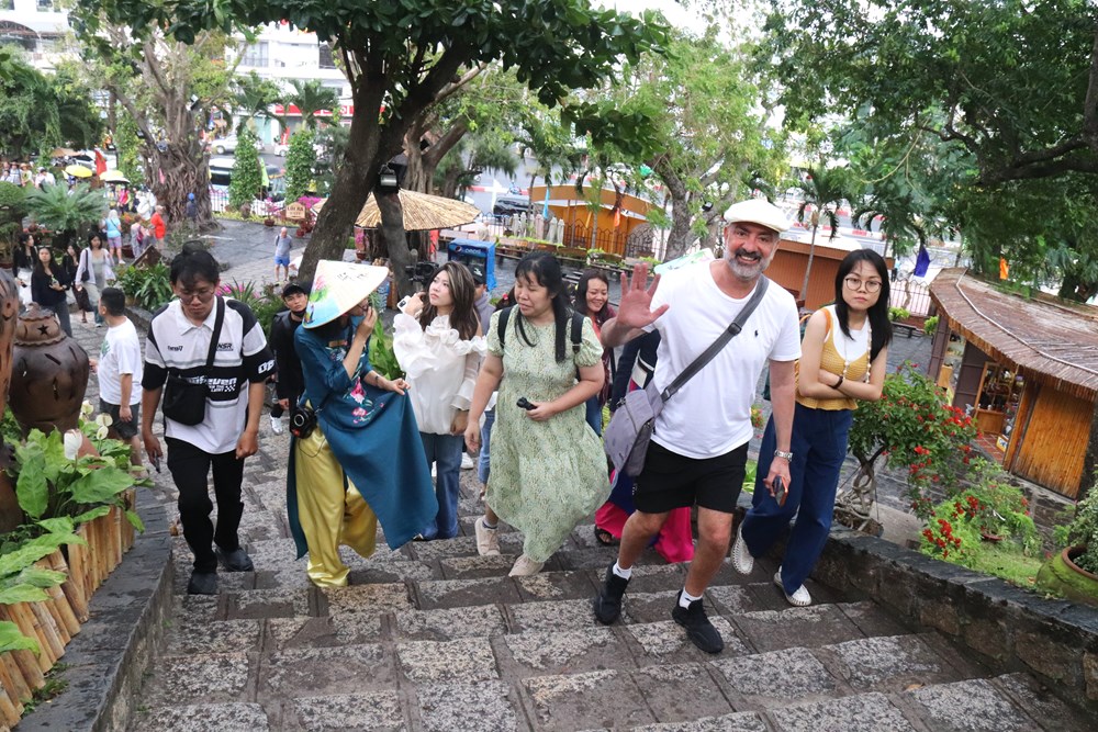 Dàn KOLs quốc tế khám phá sức hút du lịch Khánh Hòa - ảnh 3