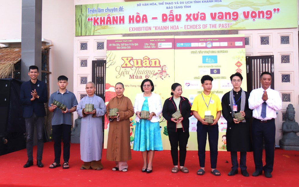 Khánh Hòa:  Nhiều hoạt động văn hóa trong chương trình “Xuân yêu thương”  - ảnh 7