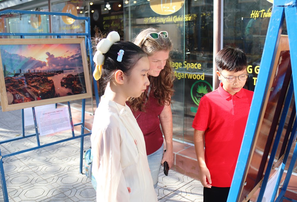 Khánh Hòa: Rạo rực sắc Xuân, rạng rỡ phố biển - ảnh 14