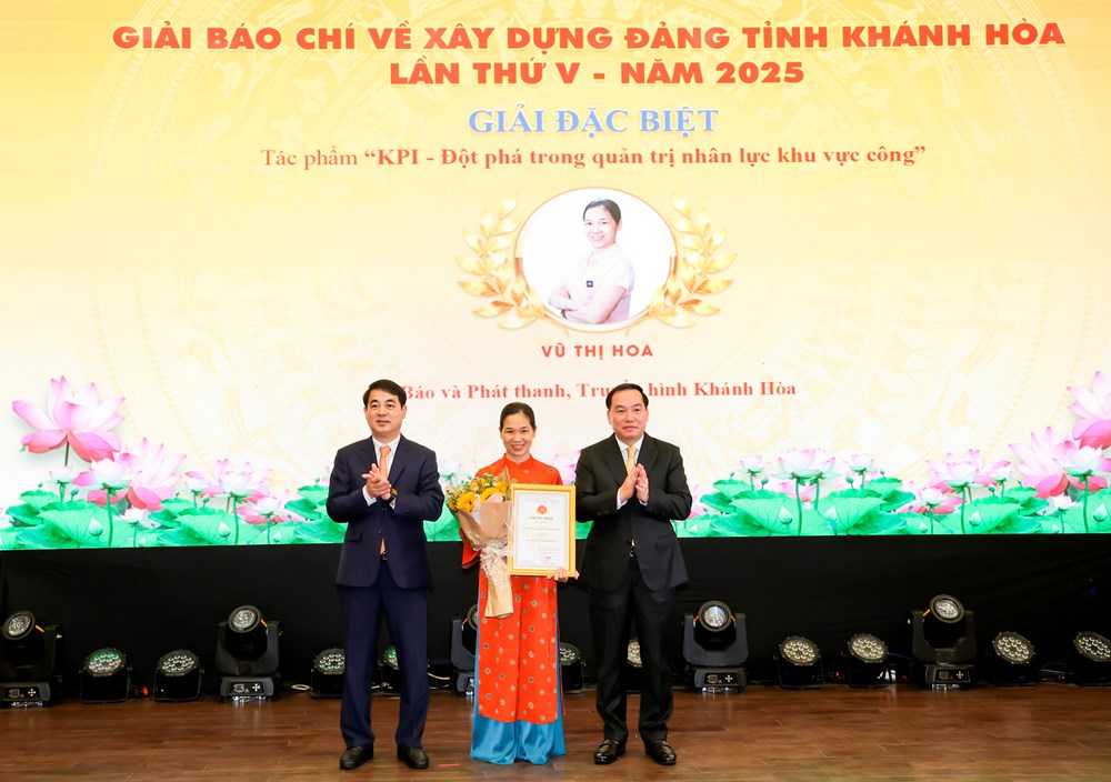 Lễ trao Giải Báo chí về xây dựng Đảng tỉnh Khánh Hòa lần thứ V - 2025 - ảnh 1