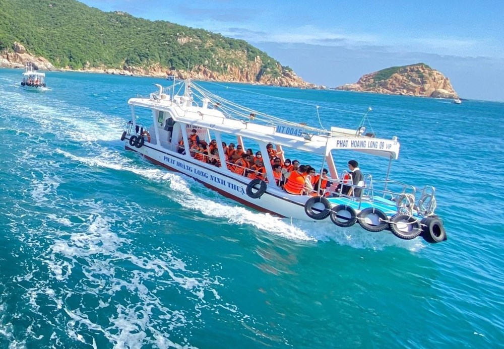 Du lịch Khánh Hòa bùng nổ, đón hơn 1 triệu lượt khách dịp Tết Bính Ngọ 2026 - ảnh 4