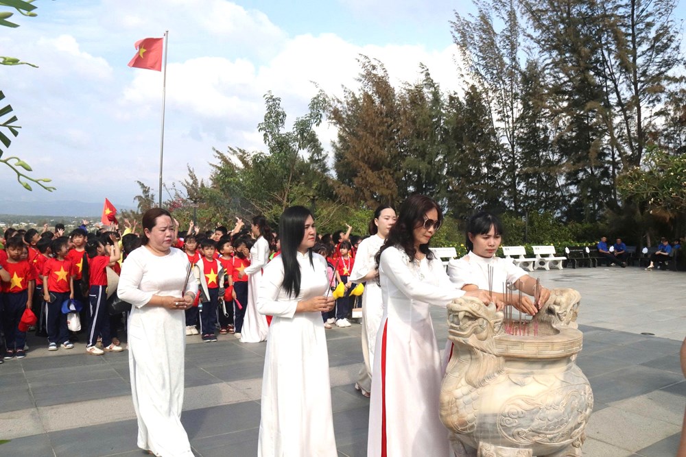 Khu tưởng niệm chiến sĩ Gạc Ma những ngày tháng Ba - ảnh 3