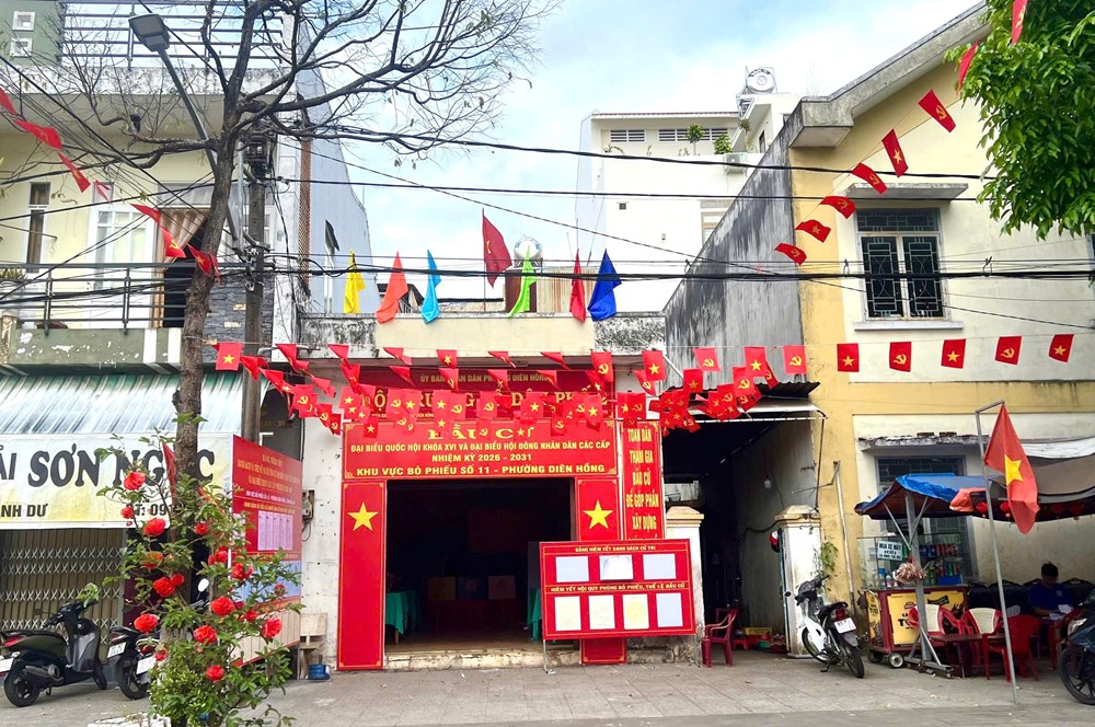 Gia Lai rực rỡ cờ hoa hướng về ngày hội non sông - ảnh 1