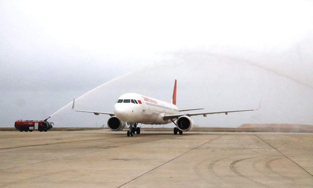 Khánh Hòa: Đón chuyến bay thẳng đầu tiên Phú Quốc – Nha Trang trong ngày hội non sông - ảnh 2