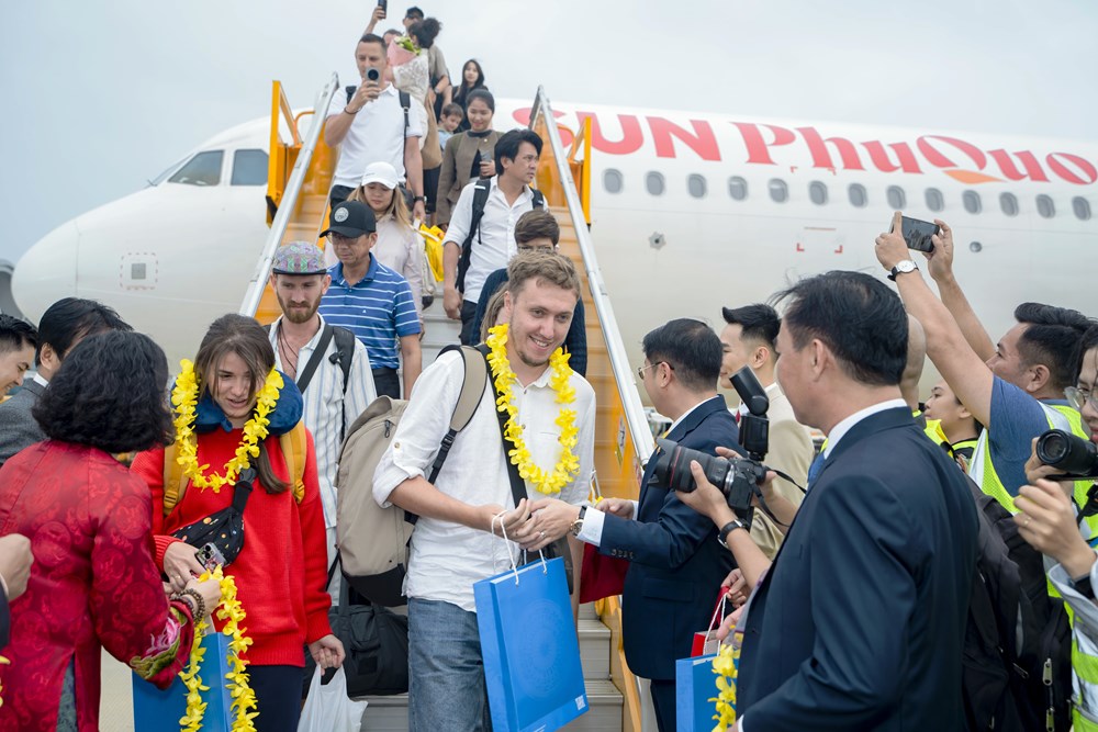 Khánh Hòa triển khai hiệu quả mô hình "Hàng không - Du lịch" - ảnh 4