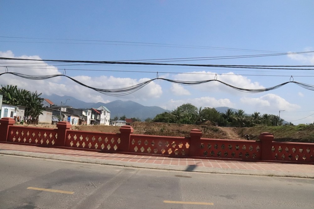 Di tích quốc gia Thành cổ Diên Khánh đối mặt nguy cơ ô nhiễm, lấn chiếm - ảnh 5