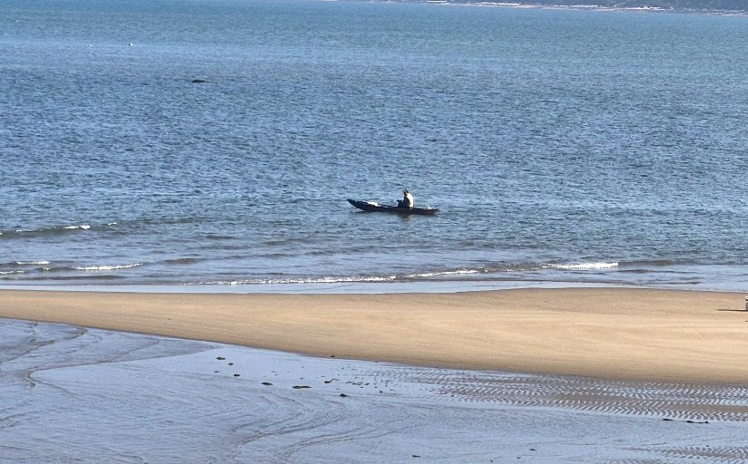 Kỳ ảo “đảo cát” trắng mịn hiện hình giữa lòng vịnh Nha Trang - ảnh 4