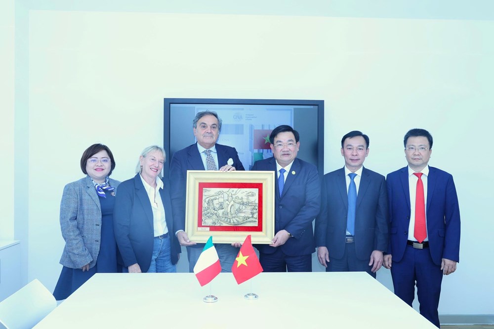 Khánh Hòa: Đẩy mạnh xúc tiến đa phương, đặt mục tiêu tăng trưởng hai con số - ảnh 2