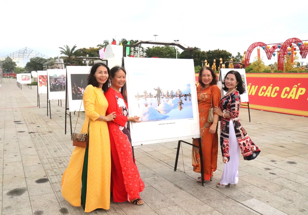 Khánh Hòa: Rực rỡ đoàn xe lưu động tôn vinh Ngày Văn hóa các dân tộc Việt Nam 2026 - ảnh 5