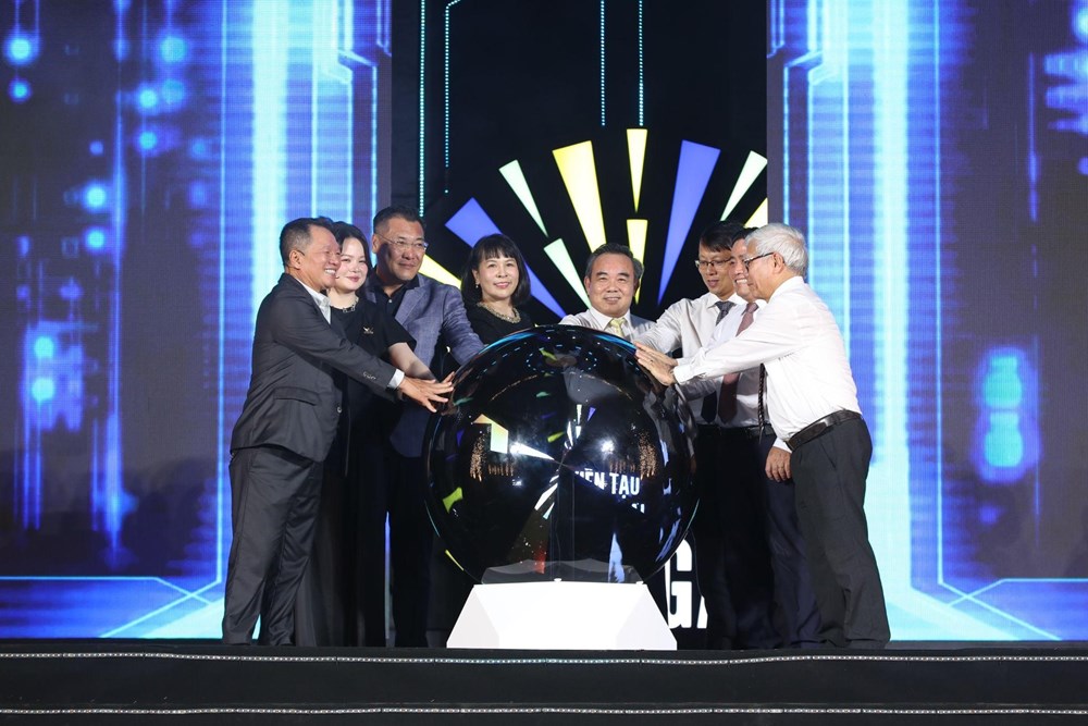 KDI Group bùng nổ cảm xúc trong đêm nghệ thuật kỷ niệm 10 năm - ảnh 8