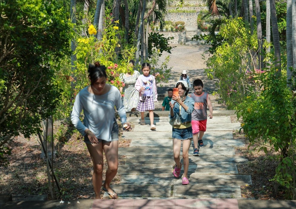 Khánh Hòa: Di tích Lầu Bảo Đại mở cửa đón khách du lịch trở lại - ảnh 2