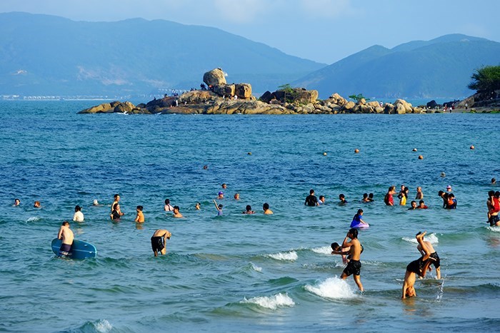 Khánh Hòa: Ba di tích đón hơn 24.000 lượt khách dịp Giỗ Tổ Hùng Vương - ảnh 2