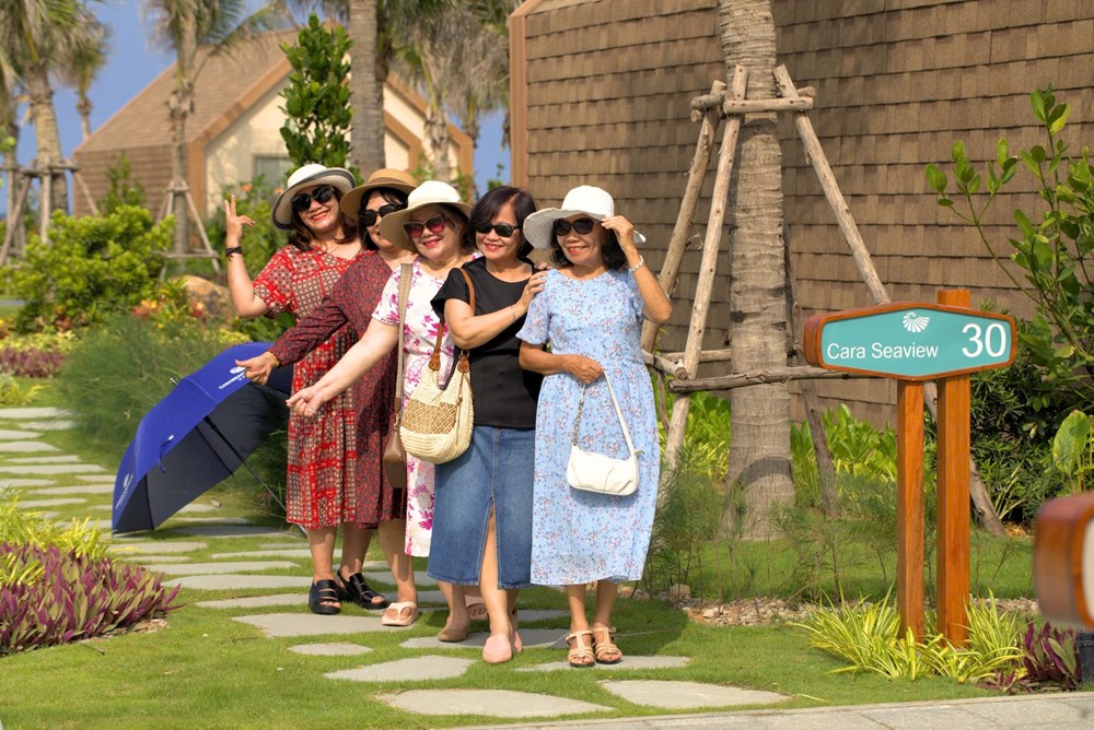 Khánh Hòa: Du lịch biển đảo “bùng nổ”, nhiều khách sạn “cháy phòng” dịp lễ 30.4 và 1.5 - ảnh 3