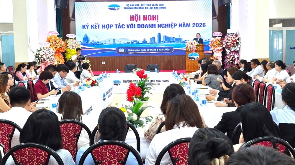 Khánh Hòa: Hơn 50 doanh nghiệp du lịch “đặt hàng” nhân lực chất lượng cao - ảnh 1