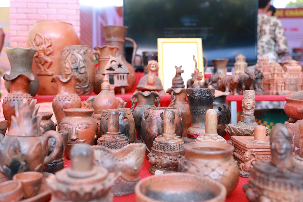 Trước giờ khai mạc Ngày hội Văn hóa dân tộc Chăm - ảnh 4