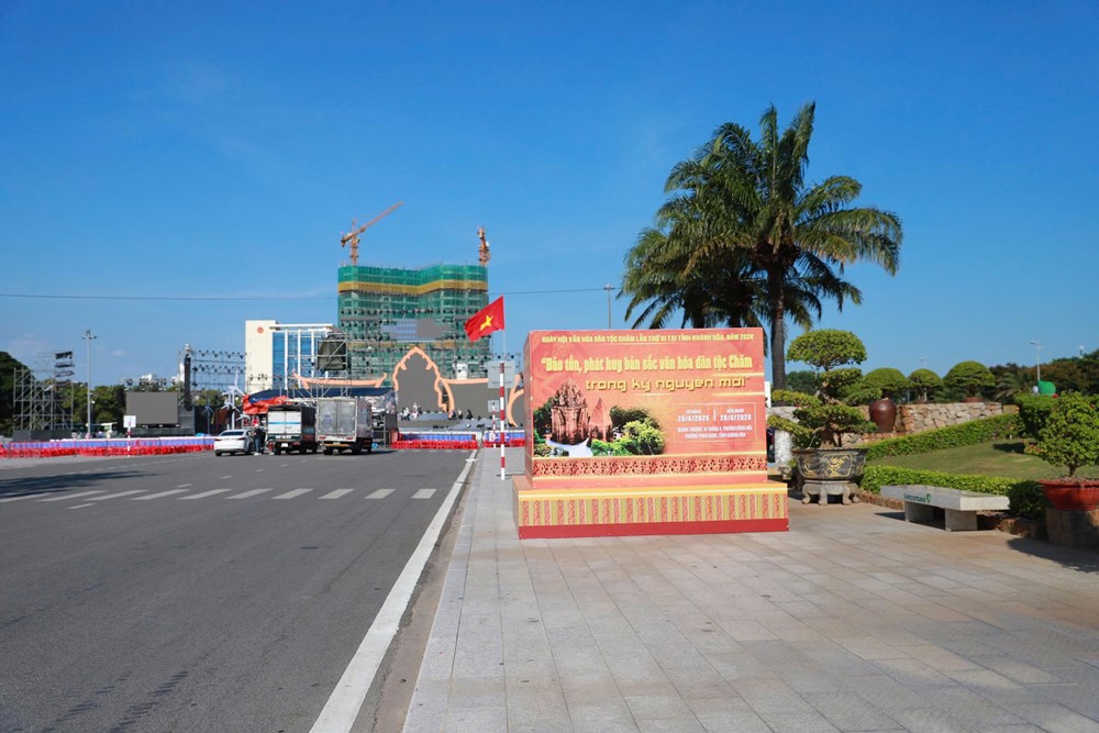 Trước giờ khai mạc Ngày hội Văn hóa dân tộc Chăm - ảnh 8
