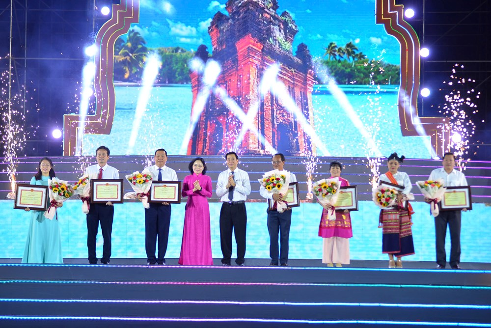 Bế mạc Ngày hội Văn hóa dân tộc Chăm lần thứ VI năm 2026 - ảnh 3