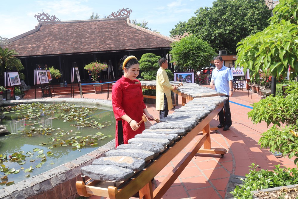 Khám phá bộ đàn đá 54 thanh độc đáo tại Danh thắng quốc gia Hòn Chồng - Hòn Đỏ - ảnh 3