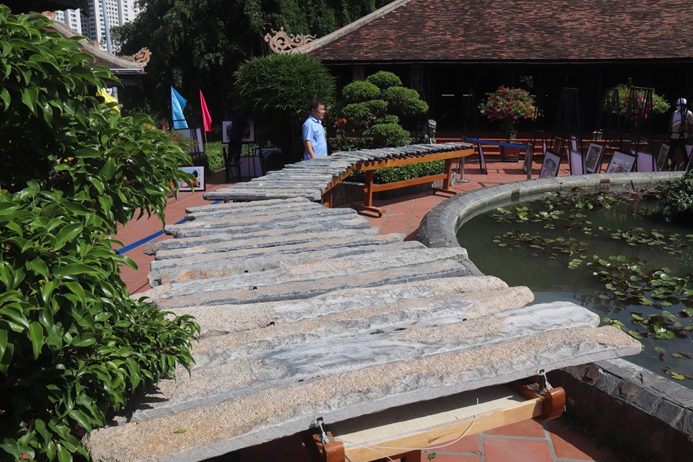 Khám phá bộ đàn đá 54 thanh độc đáo tại Danh thắng quốc gia Hòn Chồng - Hòn Đỏ - ảnh 4