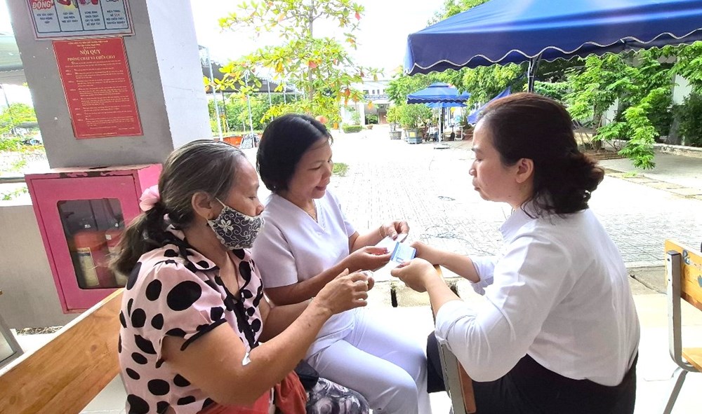 Khánh Hòa: Khám, chữa bệnh miễn phí cho người dân phường Nam Nha Trang - ảnh 3
