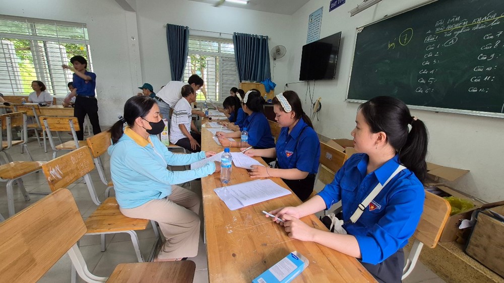 Khánh Hòa: Khám, chữa bệnh miễn phí cho người dân phường Nam Nha Trang - ảnh 6