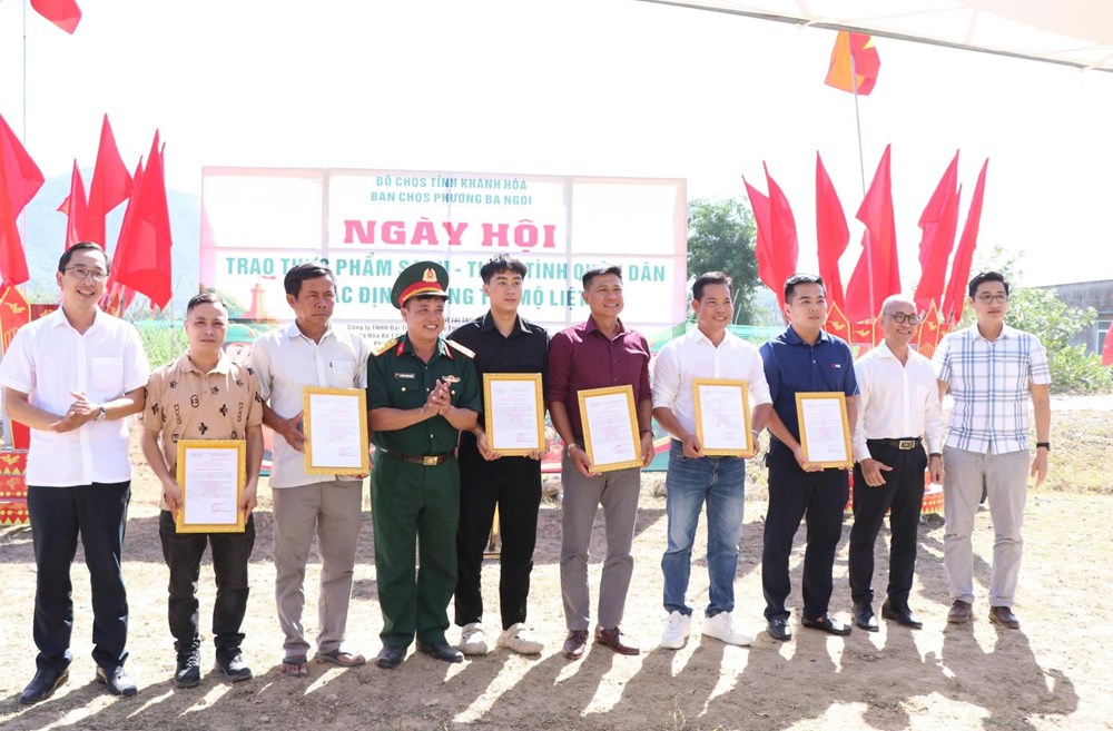 Khánh Hòa: Ấm áp “Phiên chợ 0 đồng” sẻ chia yêu thương với bà con đồng bào DTTS - ảnh 7
