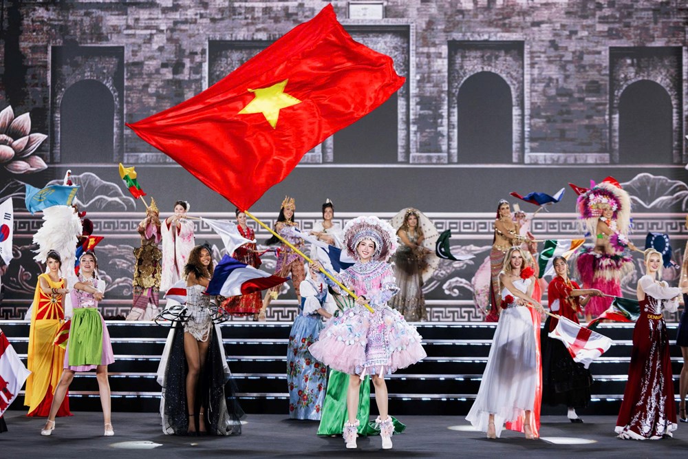 Chung kết Miss World 2026: Nha Trang bùng nổ không khí lễ hội, thu hút đông đảo du khách quốc tế - ảnh 1