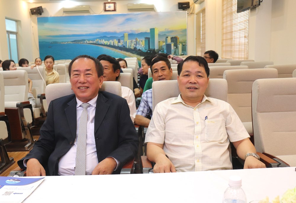 Ra mắt cuốn sách “Dấu chân người thầy” - ảnh 3