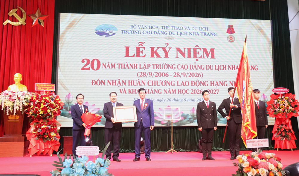 Trường CĐDL Nha Trang đón nhận Huân chương Lao động hạng Nhất - ảnh 6