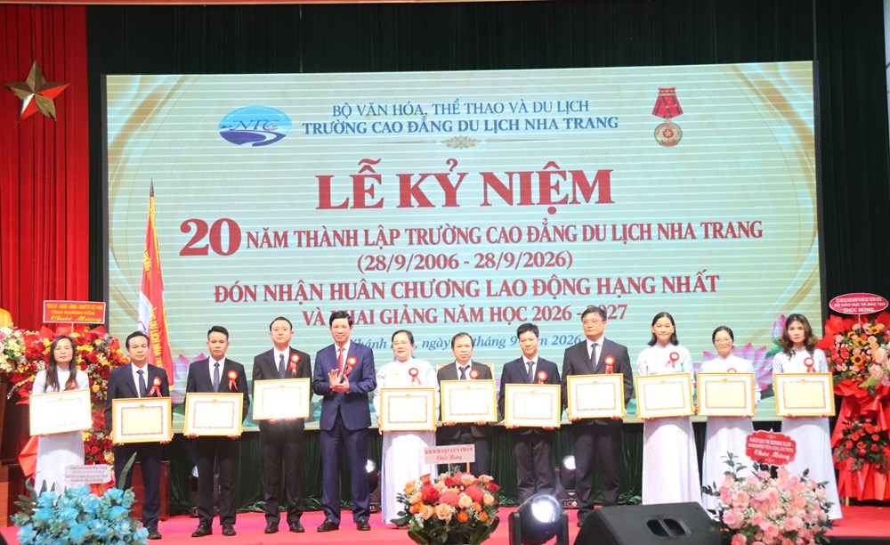 Trường CĐDL Nha Trang đón nhận Huân chương Lao động hạng Nhất - ảnh 7