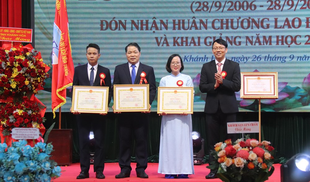 Trường CĐDL Nha Trang đón nhận Huân chương Lao động hạng Nhất - ảnh 8