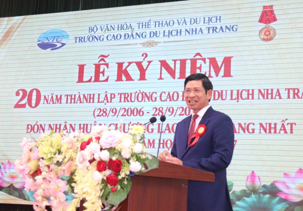 Trường CĐDL Nha Trang đón nhận Huân chương Lao động hạng Nhất - ảnh 3