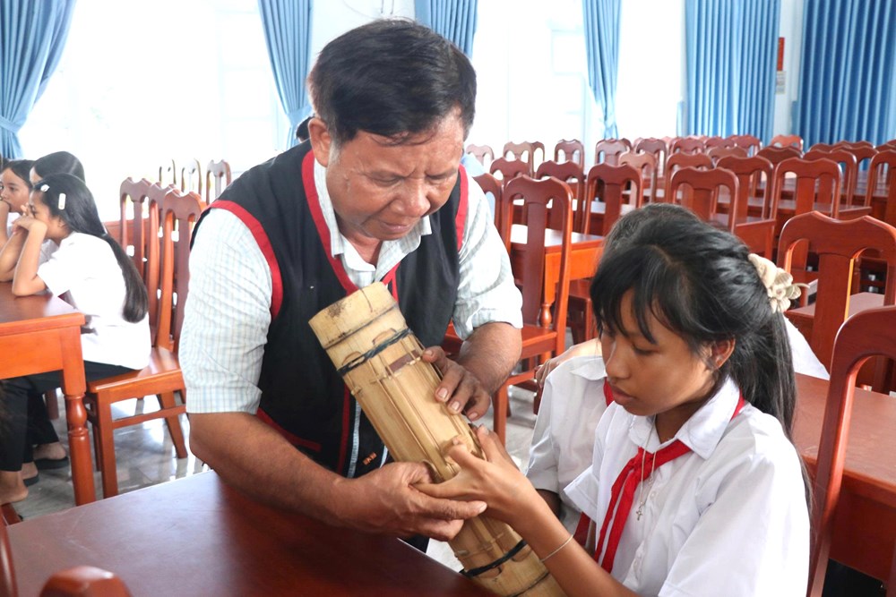Để tiếng đàn Chapi còn ngân mãi - ảnh 2