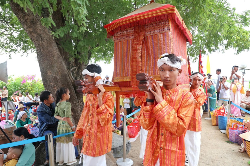 Hành trình gìn giữ “hồn cốt” di sản Chăm - ảnh 3