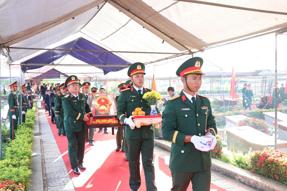 Khánh Hòa: Đón các Anh hùng liệt sĩ trở về trong lòng đất mẹ - ảnh 2