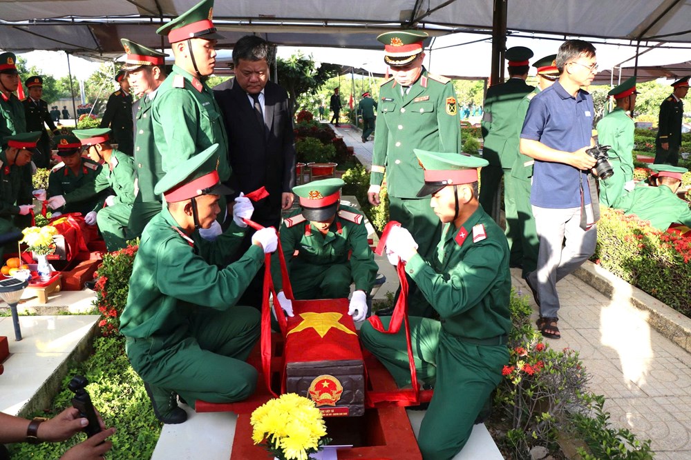 Khánh Hòa: Đón các Anh hùng liệt sĩ trở về trong lòng đất mẹ - ảnh 5