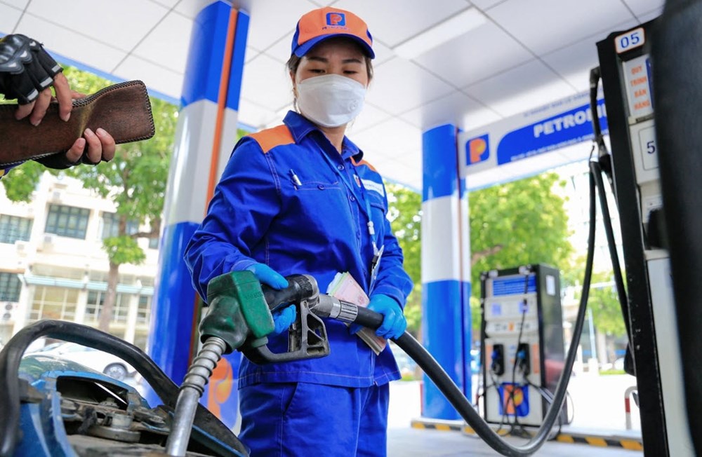 Giá xăng dầu hôm nay 8.9.2025: Xăng tăng nhẹ, dầu diesel ổn định - ảnh 1