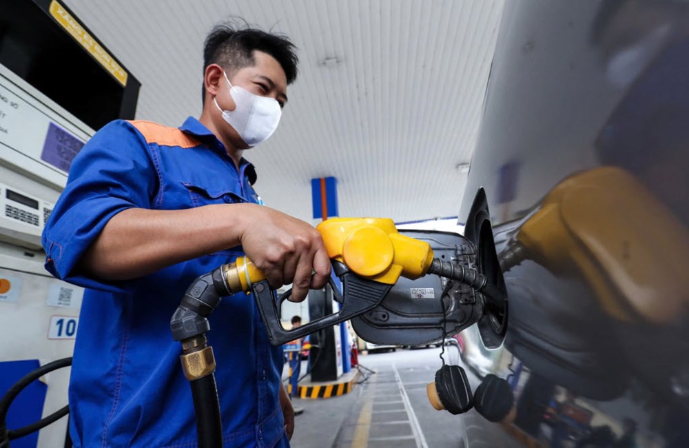 Giá xăng dầu hôm nay 9.9.2025: Xăng giữ giá, dầu thô thế giới giảm - ảnh 1