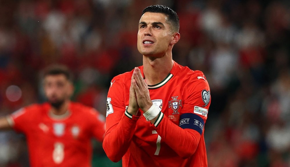 Bồ Đào Nha thắng nghẹt thở Ireland, Ronaldo sút hỏng phạt đền - ảnh 1