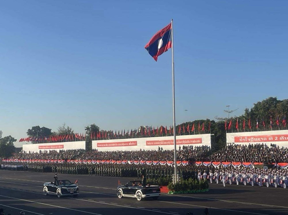 VinFast VF 9 dẫn đầu đoàn diễu binh Quốc khánh Lào - ảnh 2