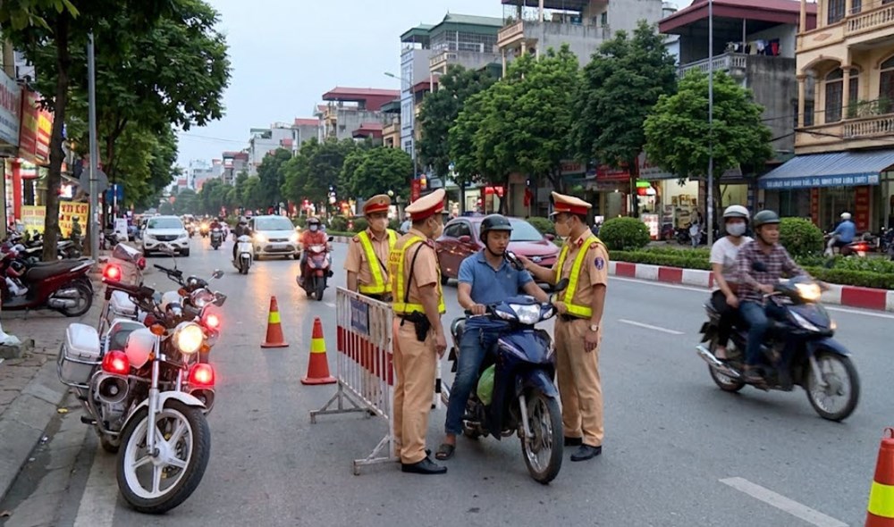 Cảnh sát giao thông được lập chốt đo nồng độ cồn ở đâu? - ảnh 1