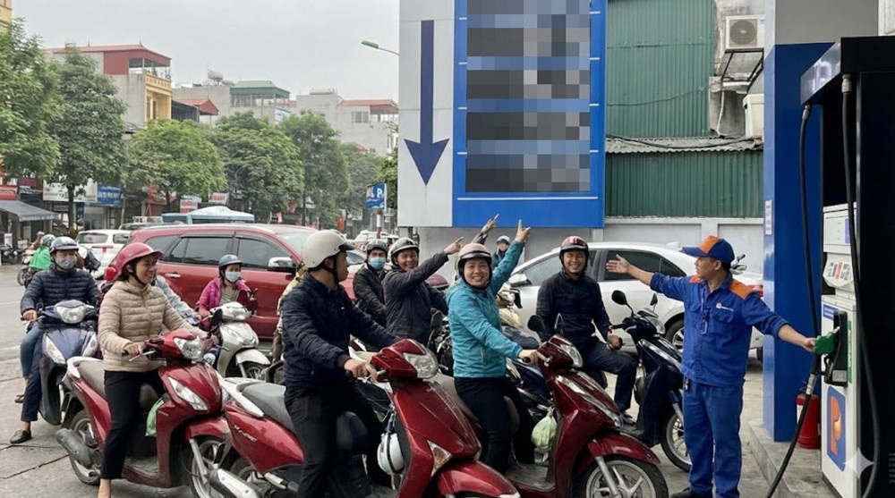 Giá xăng dầu hôm nay 19.12: RON95 về sát 20.000 đồng/lít - ảnh 1