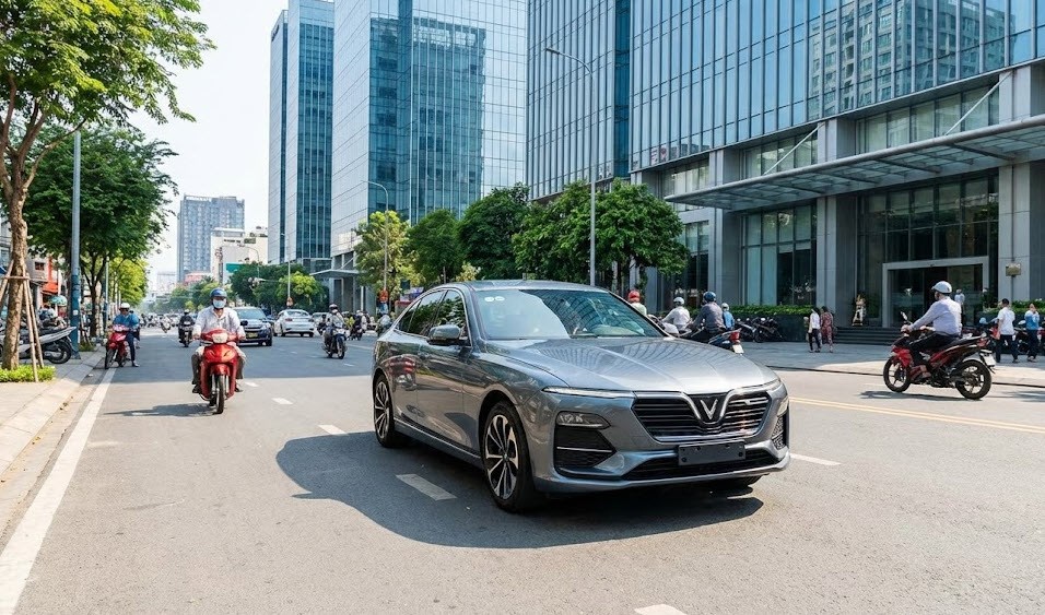 Lệ phí đăng ký ô tô tại Hà Nội và TP.HCM sắp giảm mạnh? - ảnh 2