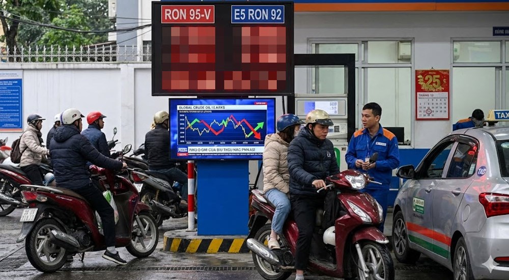 Xăng dầu hôm nay 25.12: Dự báo kỳ điều hành có thể tăng nhẹ - ảnh 1