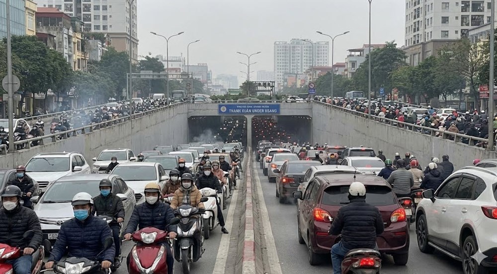 Giao thông Hà Nội sáng 26.12: Nhiều điểm ùn ứ giờ cao điểm - ảnh 1