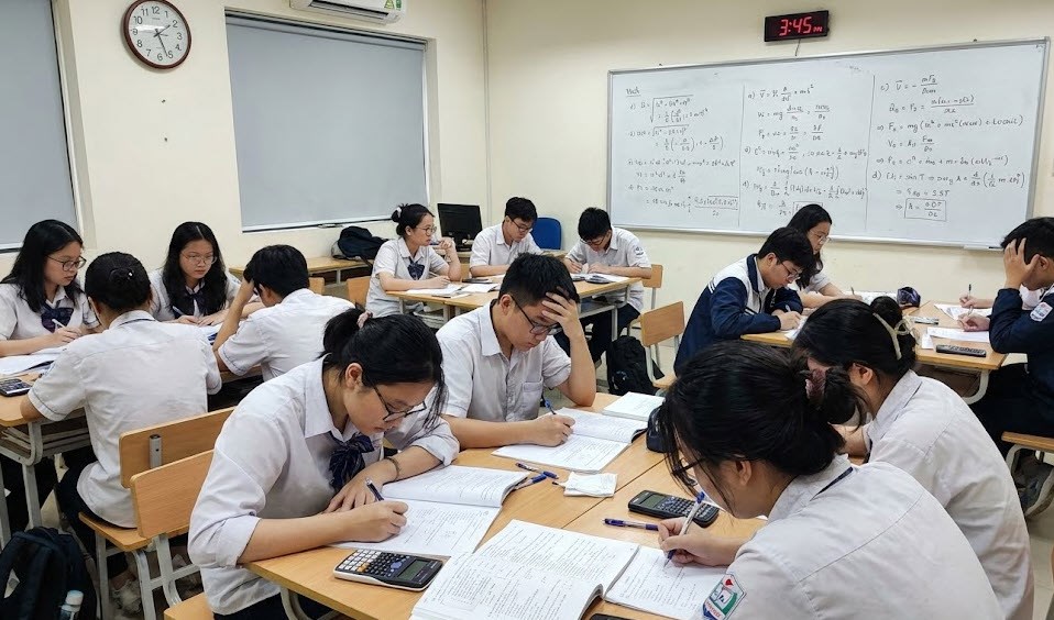 Hàng loạt đại học cắt xét học bạ: Thí sinh cần làm gì? - ảnh 1