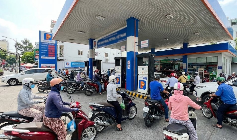 Giá xăng dầu hôm nay 29.12: Giữ ổn định trước thềm năm mới - ảnh 1