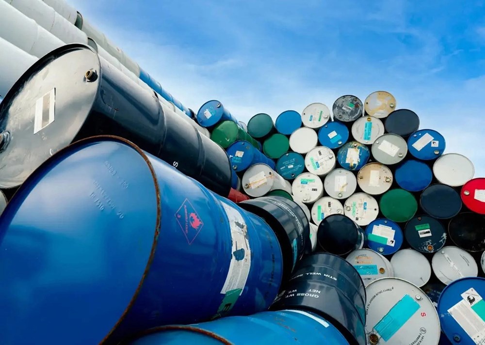 Giá xăng dầu hôm nay 12.1: Thị trường quốc tế chưa hết giằng co - ảnh 1